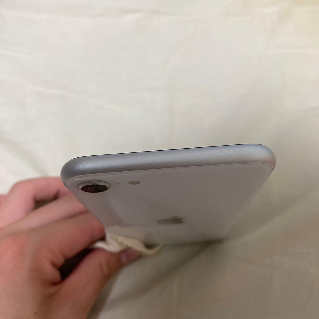 Apple iPhone se ホワイト 第2世代 SIMフリー