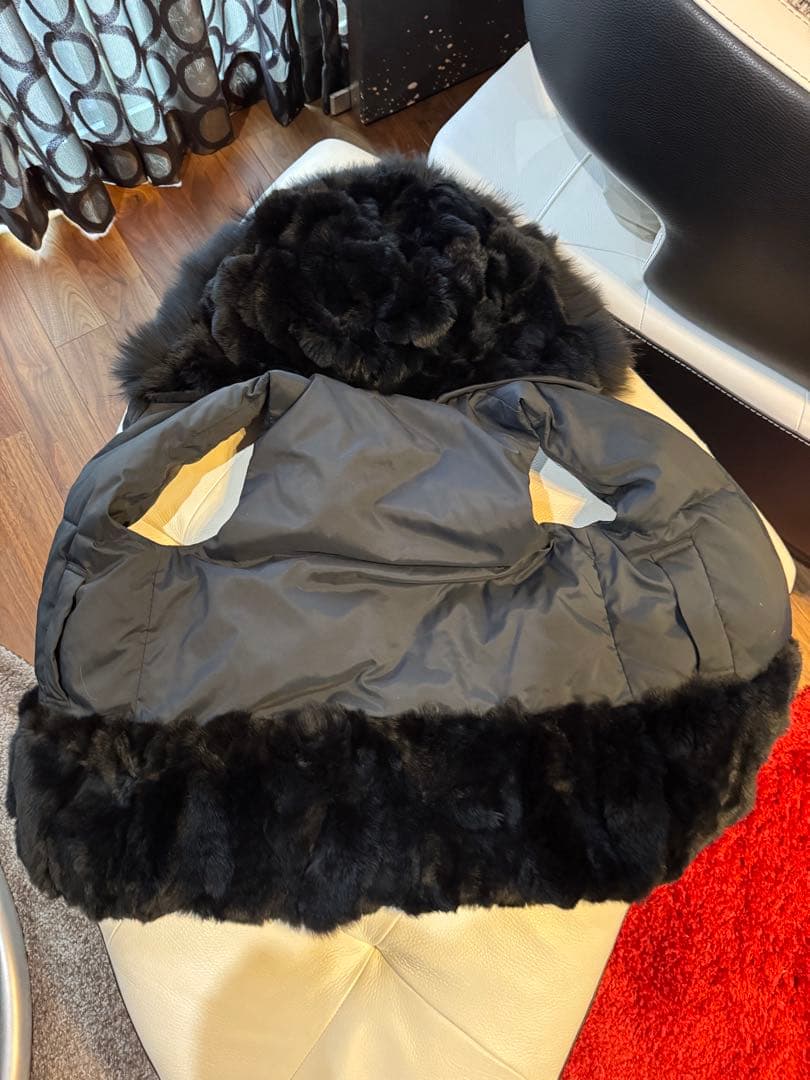 専用ダイアグラム　サイズ36 黒いフード付きダウンベスト・希少❤️リアルファー付き