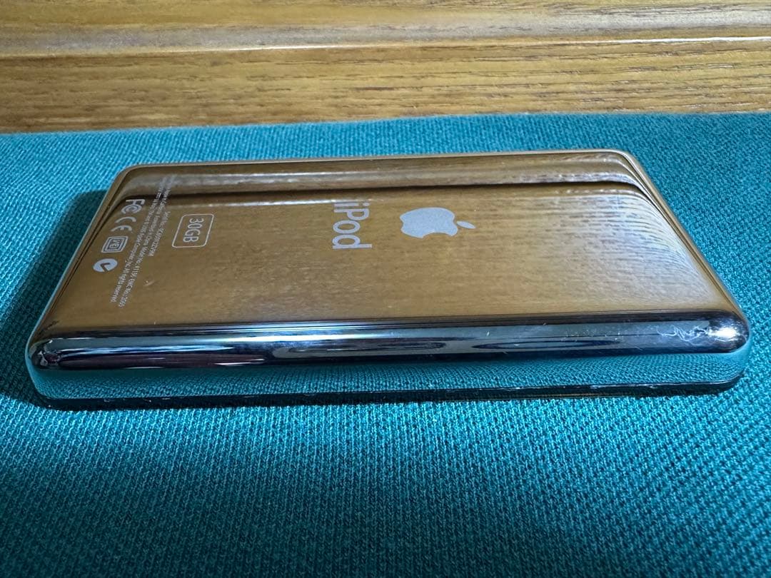 きれいなiPod Classic 5.5世代 MA446 30GB新品バッテリー