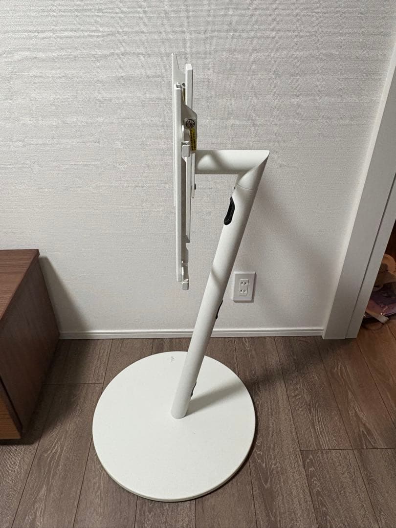 ※値下げ_WALL テレビスタンド　サテンホワイト_キャスター付き