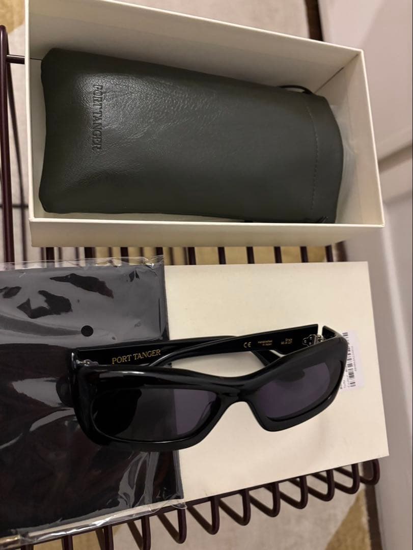 Port Tanger ブラック サングラス