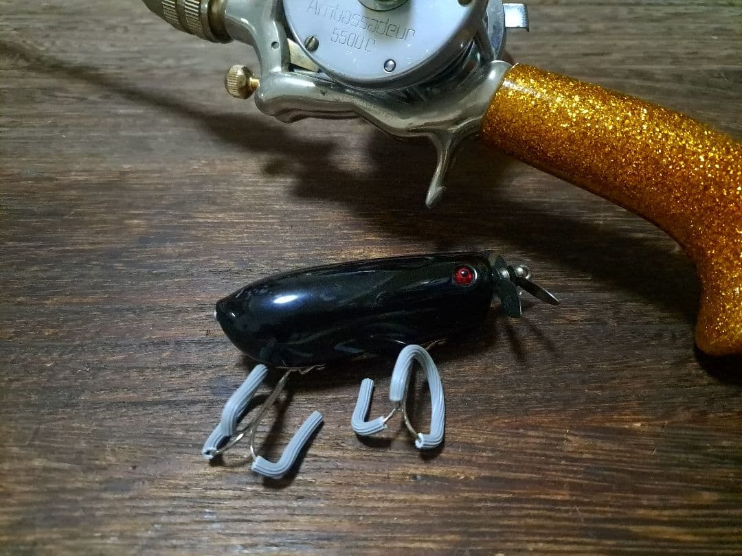 トップウォータージャンキー　ミルヘッドターキー　ブラック　レッドアイ