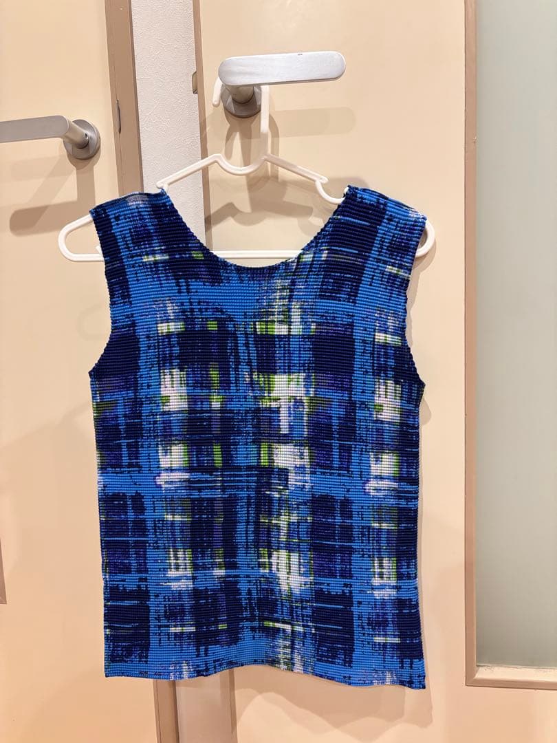 me ISSEY MIYAKE青系チェックノースリーブタンクトップ