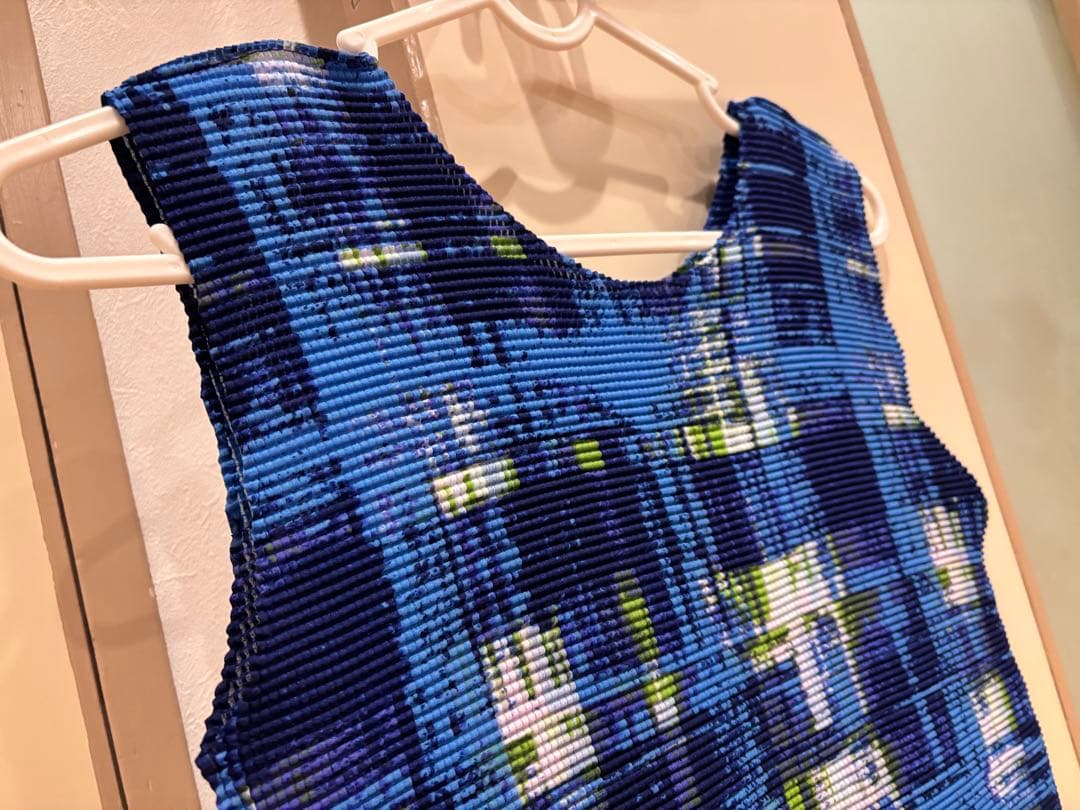 me ISSEY MIYAKE青系チェックノースリーブタンクトップ