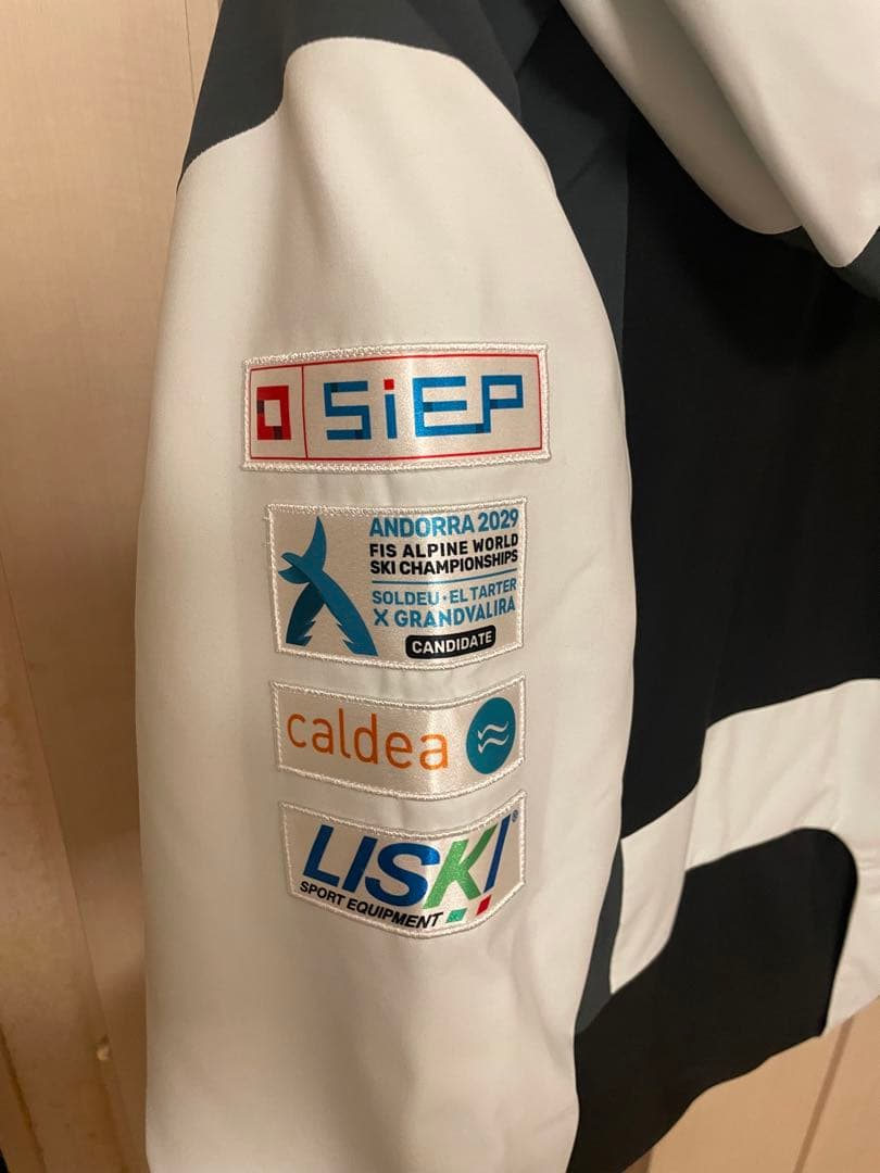 ONYO-NE スキーウェア フード付き　アンドラ