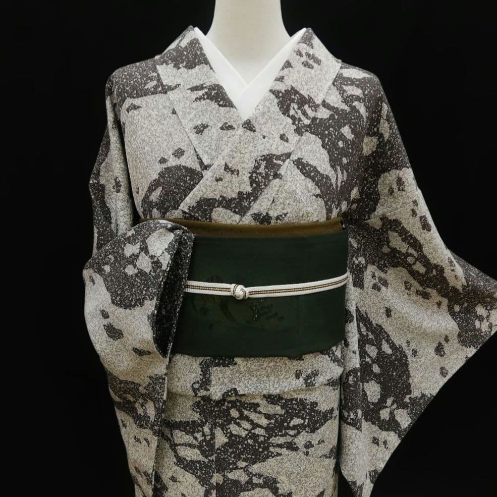 小紋(袷)　(たたき染め　流氷紋様　個性的　モノトーン　作家　上質ちりめん)