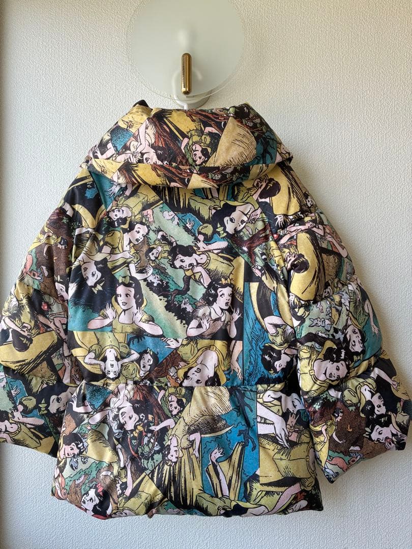 早い者勝ち☆美品 あちゃちゅむ　 ダウンジャケット☆ディズニー白雪姫コラボ