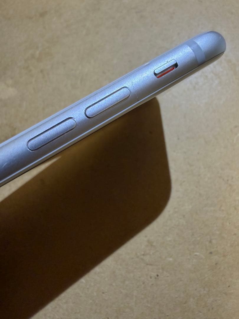 D*z様 iPhone 8 シルバー 256GB SIMフリー