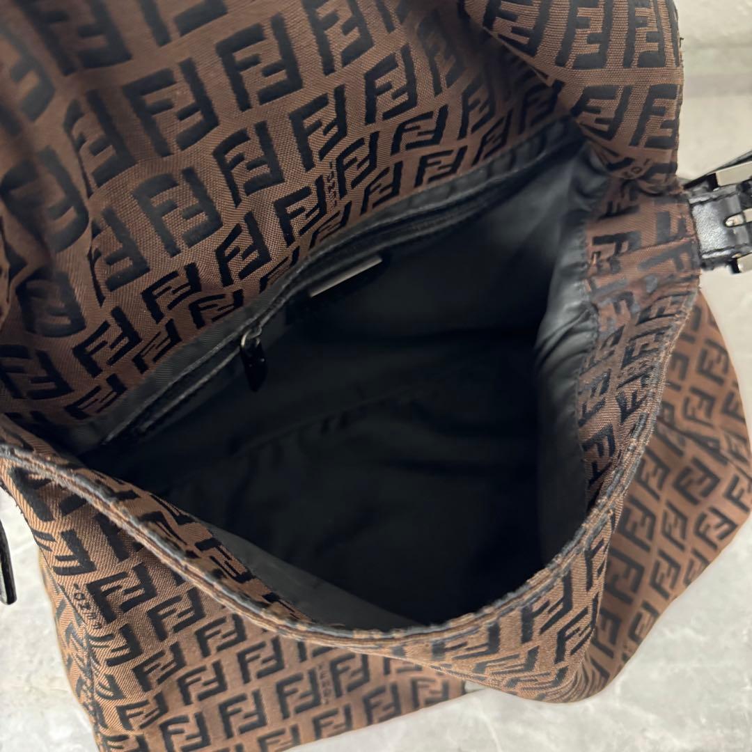【美品】FENDI フェンディ マンマバケット ズッカ柄 ショルダーバッグ 茶系
