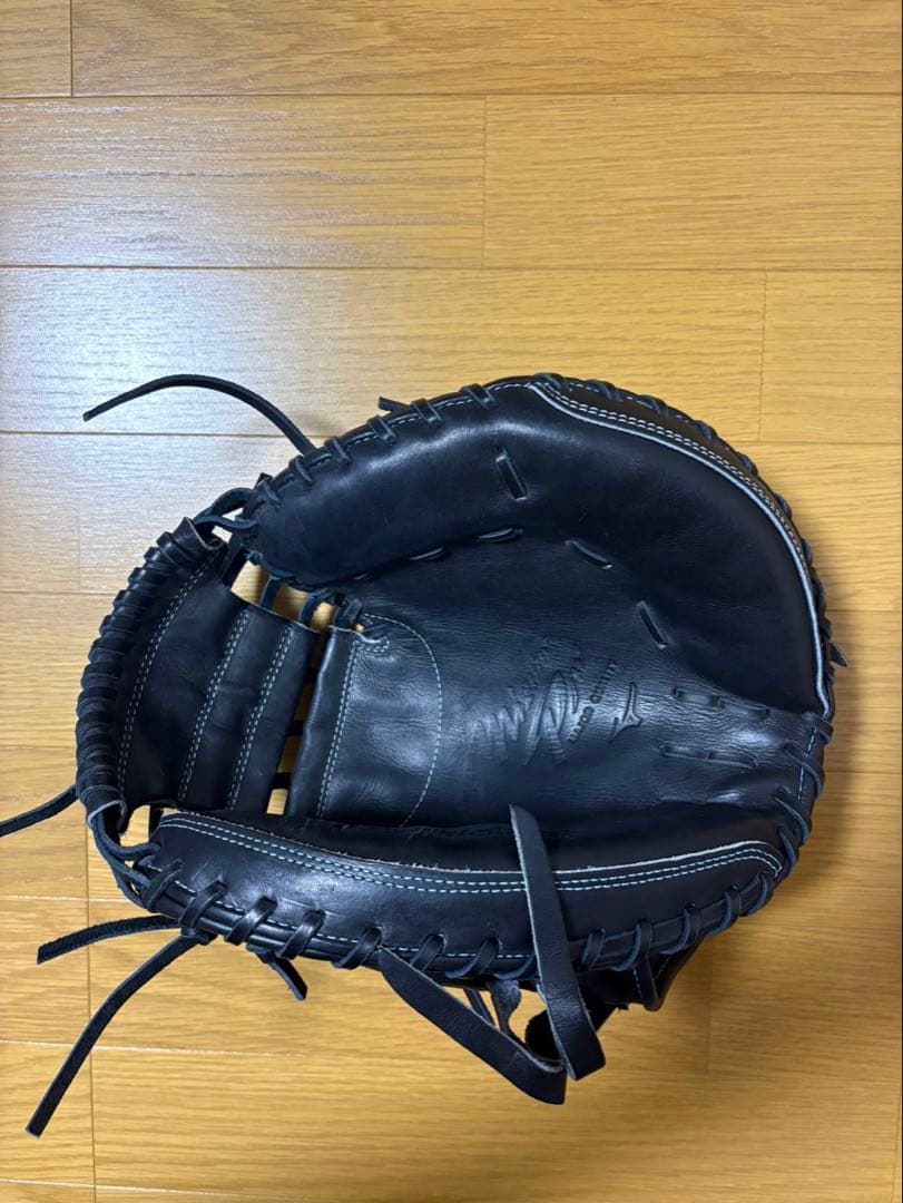 硬式野球グローブ 黒 レザー製