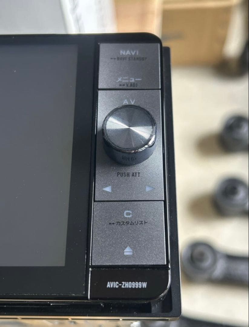 カロッツェリア　サイバーナビ　AVIC-ZH0999W７型ワイドナビ