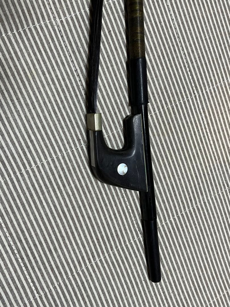 【美品】コントラバス弓 ケース付き　黒弓　カーボン