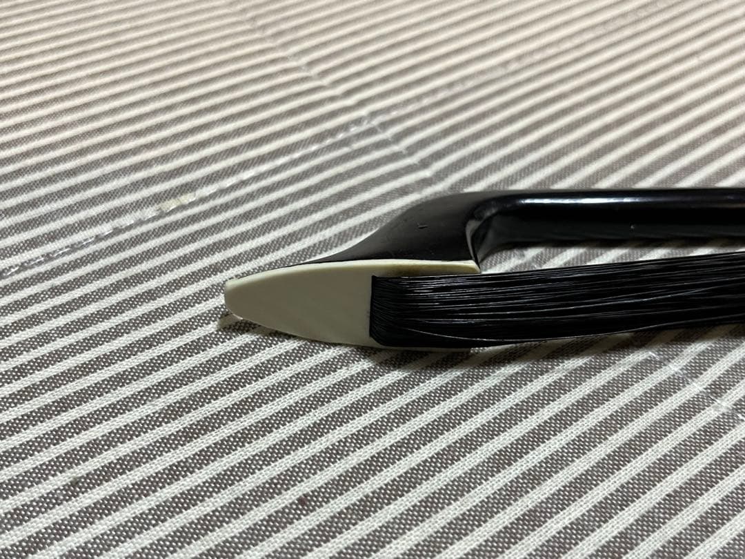 【美品】コントラバス弓 ケース付き　黒弓　カーボン