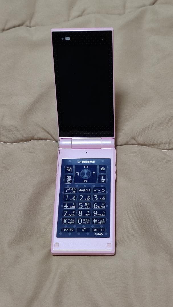 希少⭐️ ドコモ docomo F-06D ハッピーピンク 動作確認済み