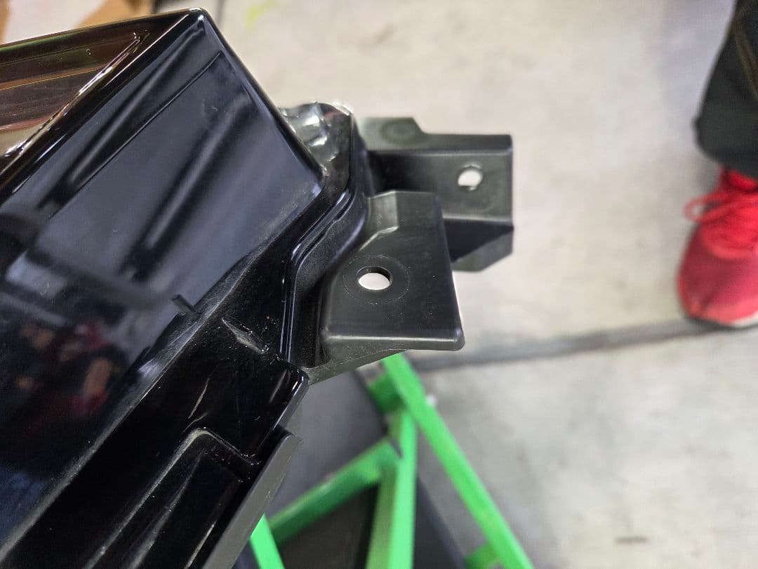 LBさん専用 日産 C28セレナ左側ヘットライト