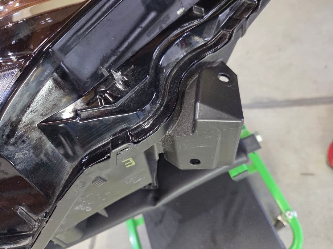 LBさん専用 日産 C28セレナ左側ヘットライト