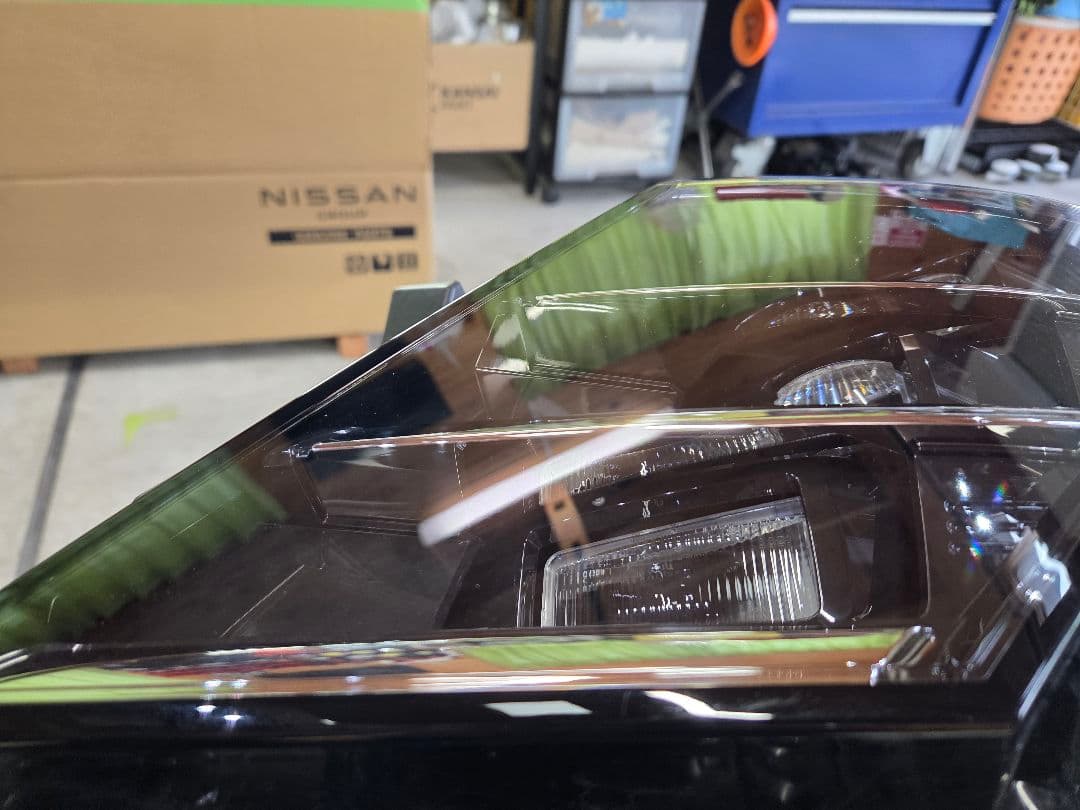 LBさん専用 日産 C28セレナ左側ヘットライト