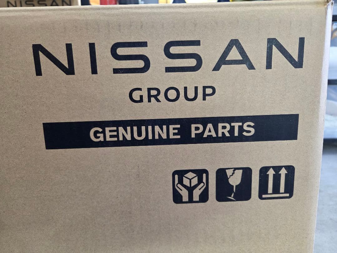 LBさん専用 日産 C28セレナ左側ヘットライト