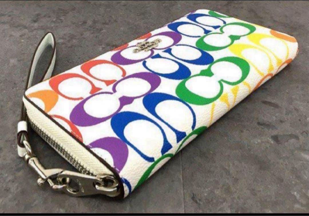 COACH長財布レインボーマルチカラーシグネチャーホワイト白ストラップ付.新品