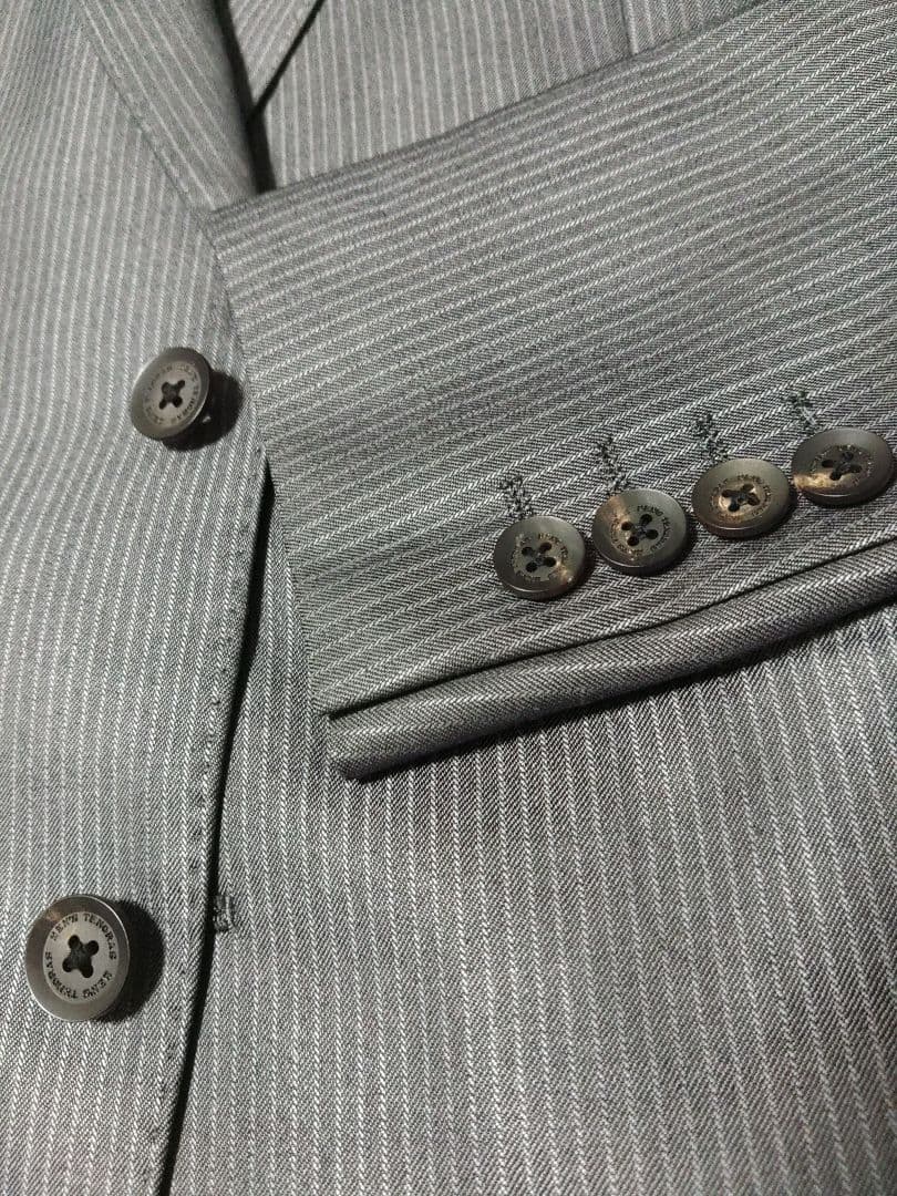 グレー ストライプ スーツジャケット　ティノラス