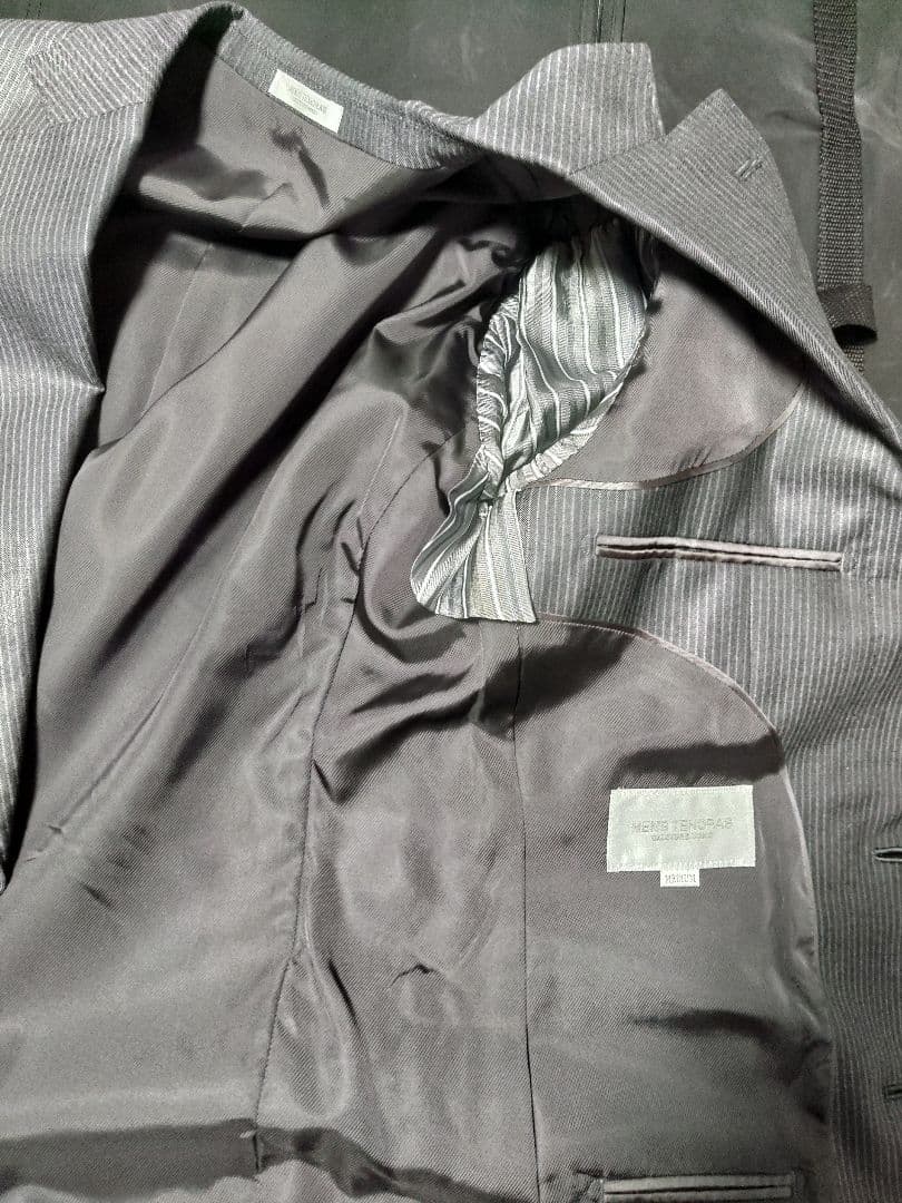 グレー ストライプ スーツジャケット　ティノラス