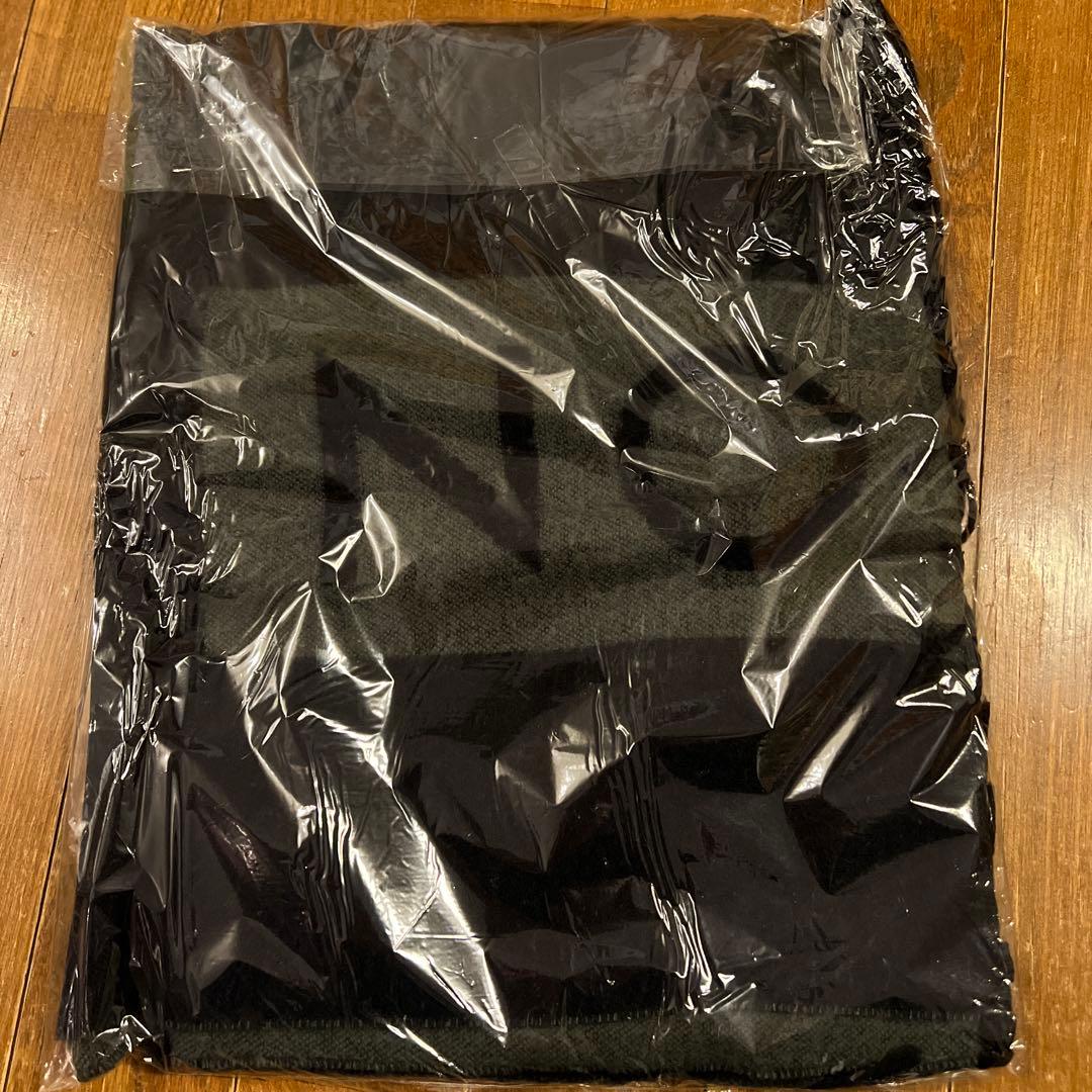 値下げ⭕️Louis Vuitton ロゴマフラー 黒/グレー　クリーニング済み。