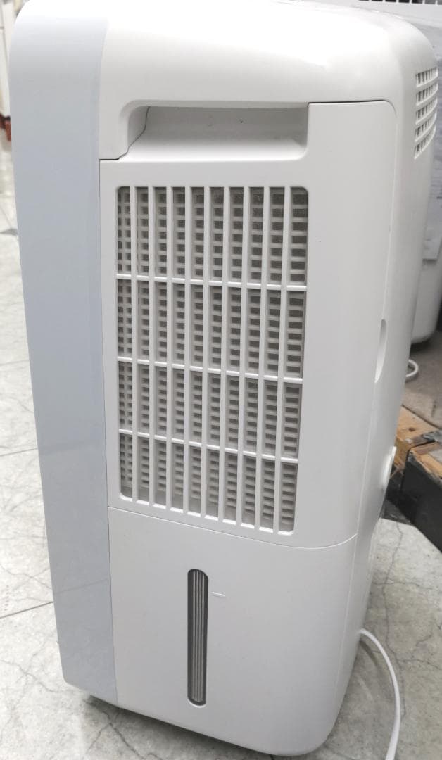 SHARP 2019年製 CM-J100-W 除湿機　動作品