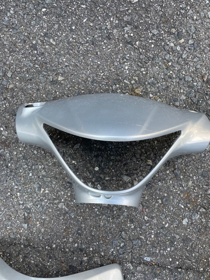 スズキ　アドレスv125s カウル シルバー