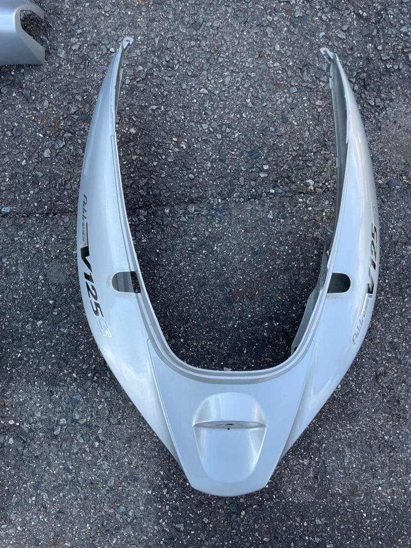 スズキ　アドレスv125s カウル シルバー