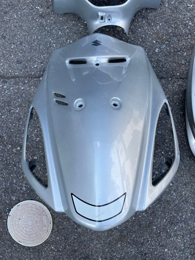 スズキ　アドレスv125s カウル シルバー