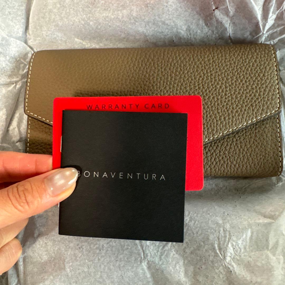 新品 iPhone 15 plus 肩掛け ストラップ付き ミラー