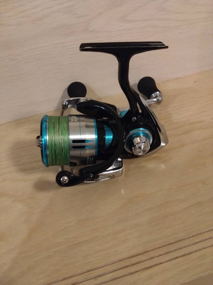 スピニングリール エメラルダス LT2500-DH