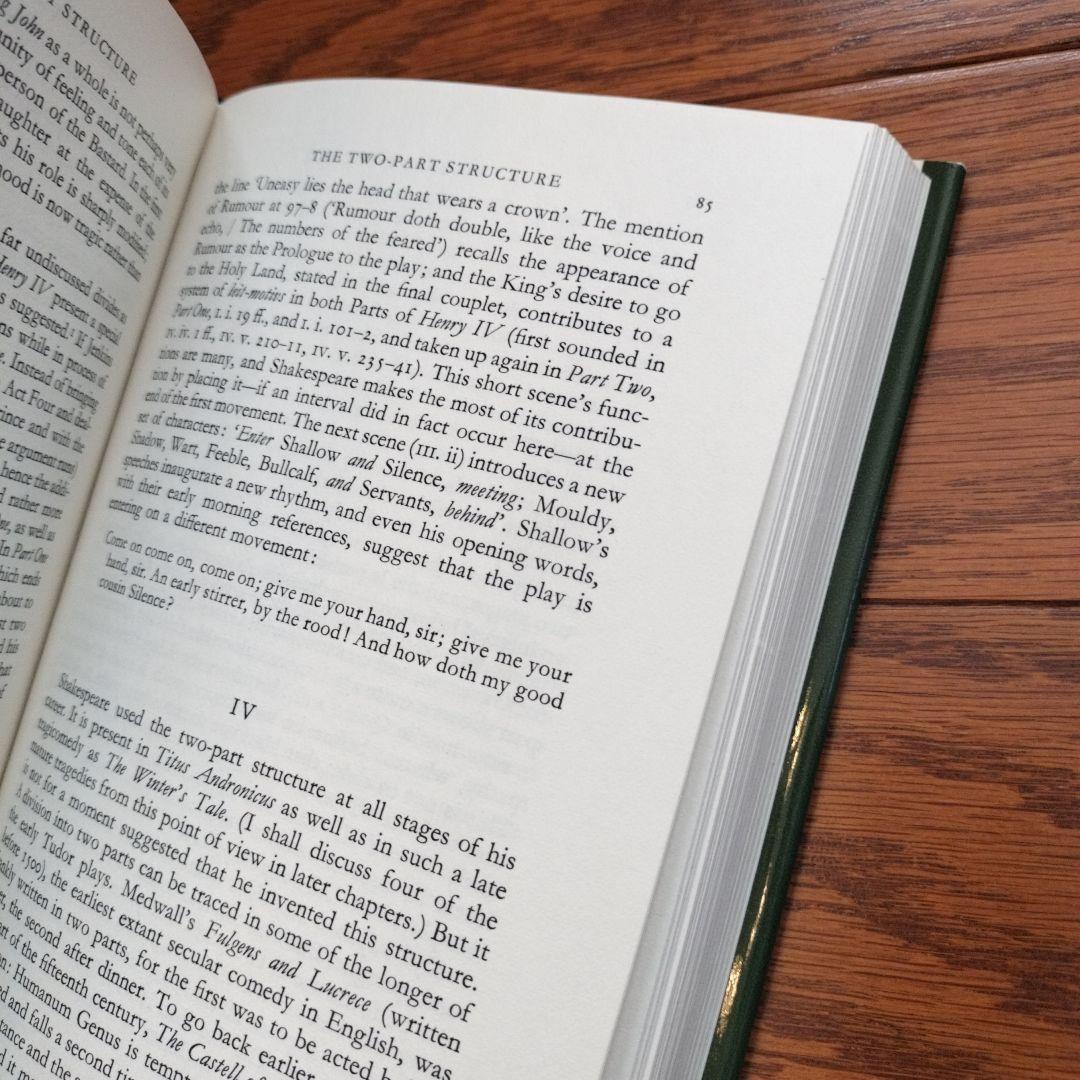 洋書 SCENIC FORM IN SHAKESPEARE