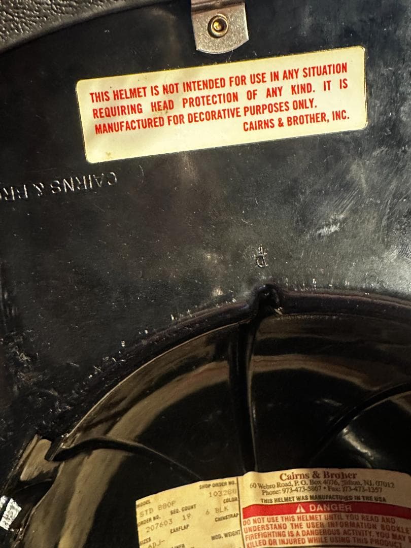 Cairns & Brother製　装飾用 消防士ヘルメットインテリア