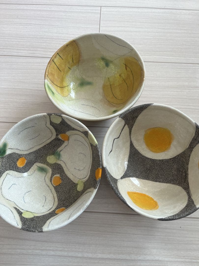 今井一美さん作 たまご　にんにく　タマネギデザインの陶器