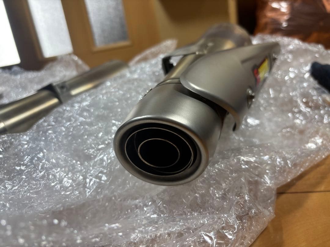 Akrapovic gsr400 gsr600用マフラー