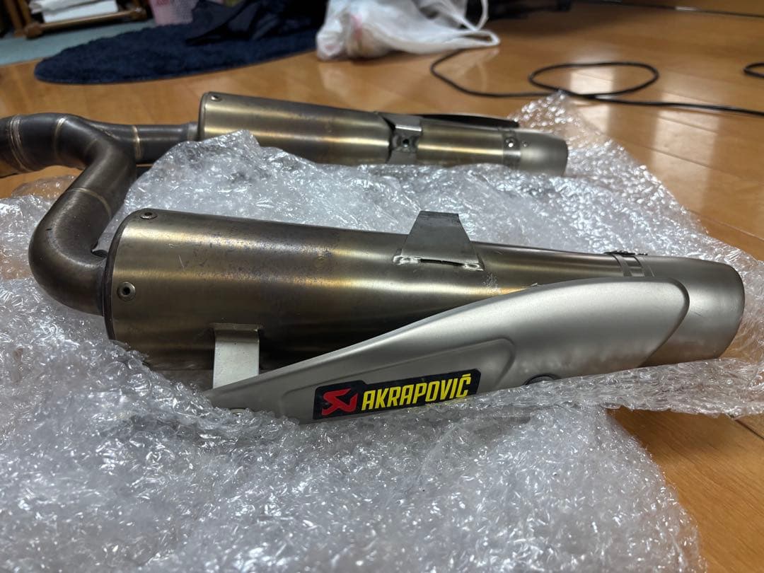 Akrapovic gsr400 gsr600用マフラー