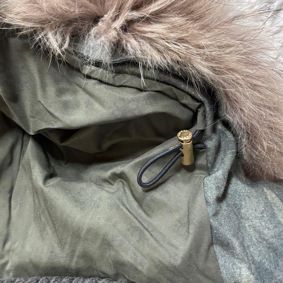 美品　タトラス ダウンジャケット　ベスト　カモフラ　リアルファー　シルク混　L