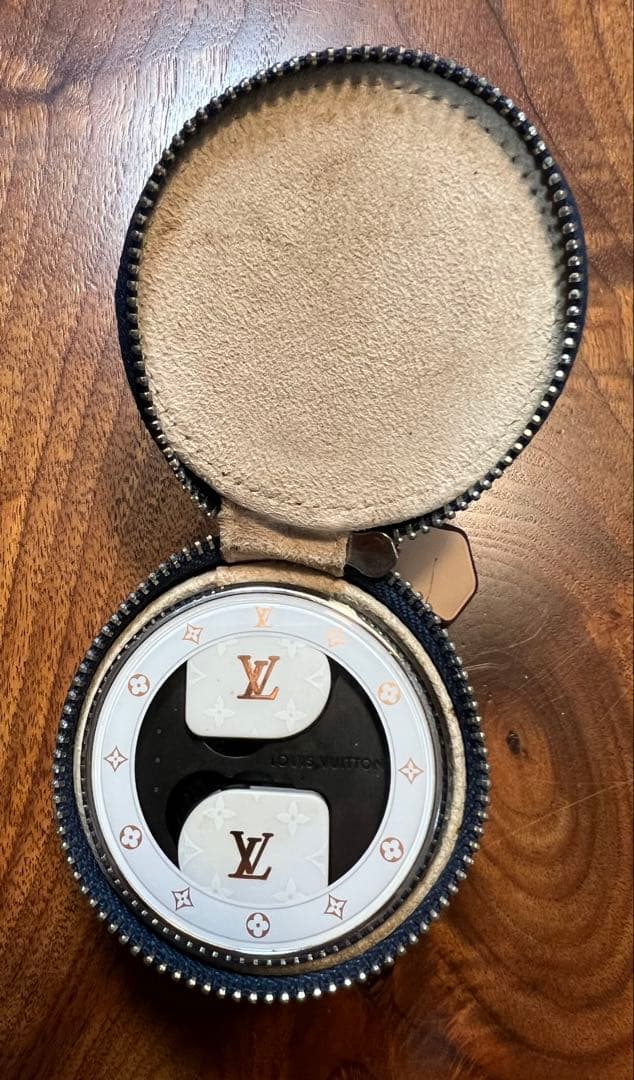 値下❗️正規品人気のホワイト❗️ルイヴィトンイヤホンEE-056A 現状渡しケース付