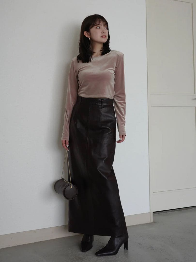 アニュアンス　ベロアクロップドカットトップス　ピンクベージュ