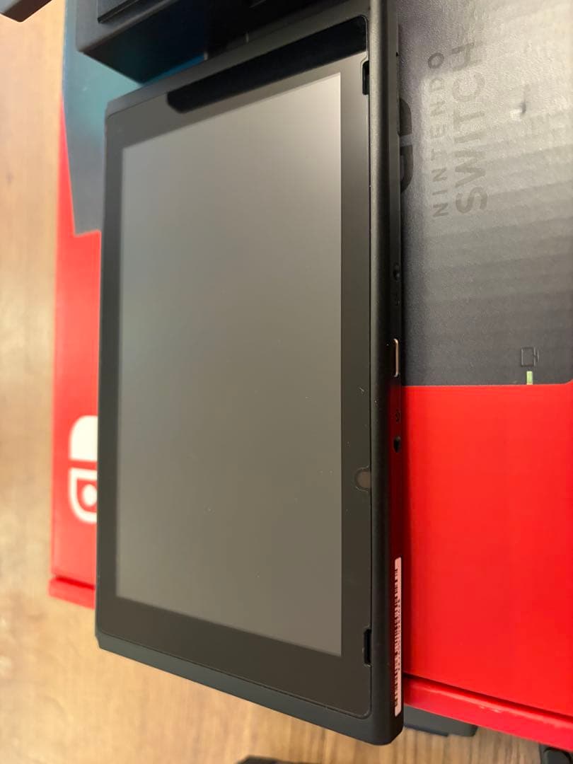 スウィッチ本体（switch）