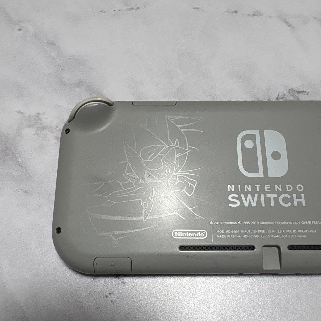 Nintendo Switch lightザシアン・マゼンタ