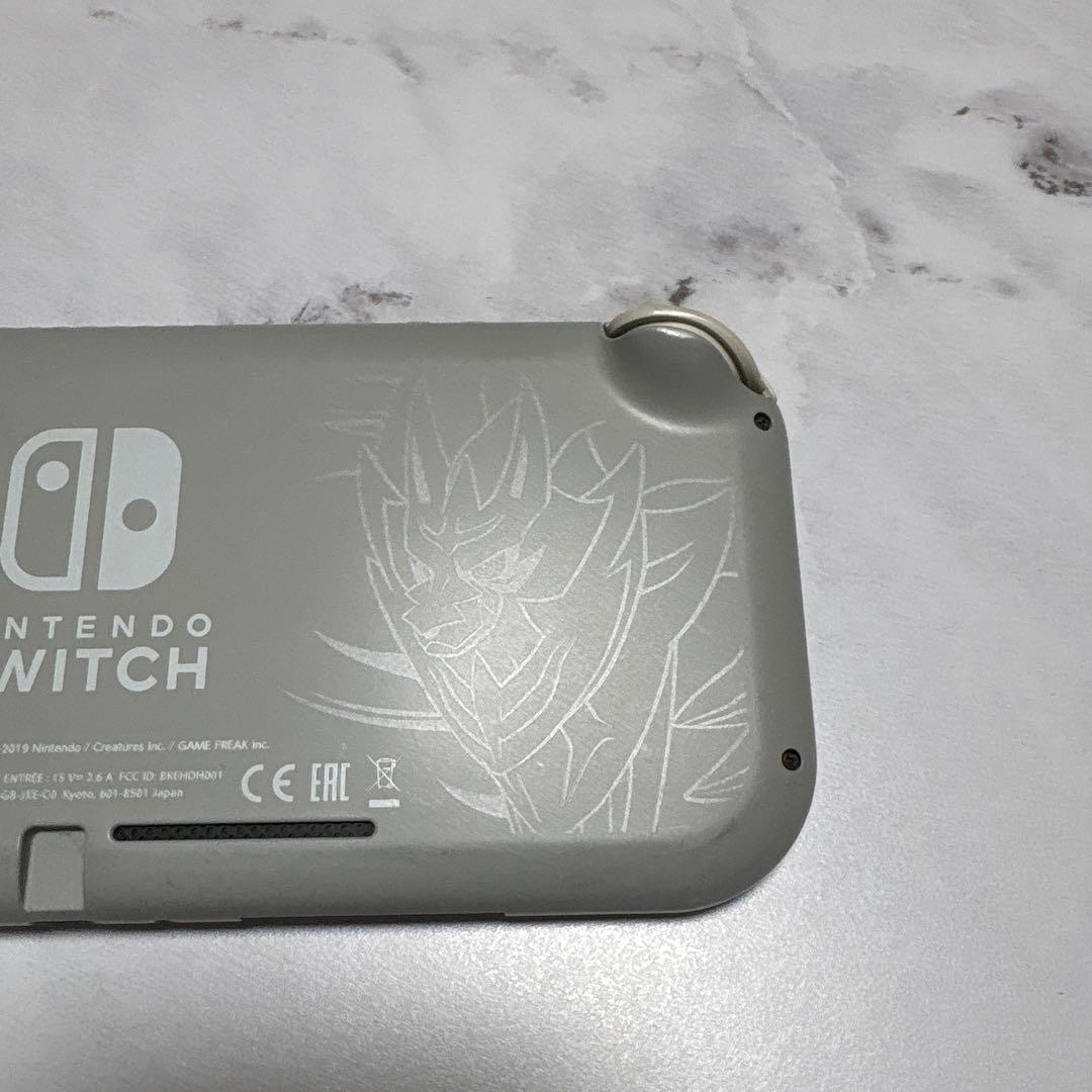 Nintendo Switch lightザシアン・マゼンタ