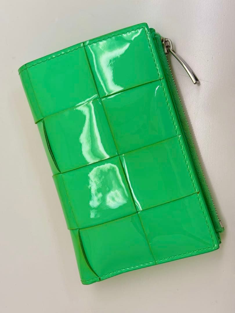 BOTTEGA VENETA 二つ折り財布と保存袋