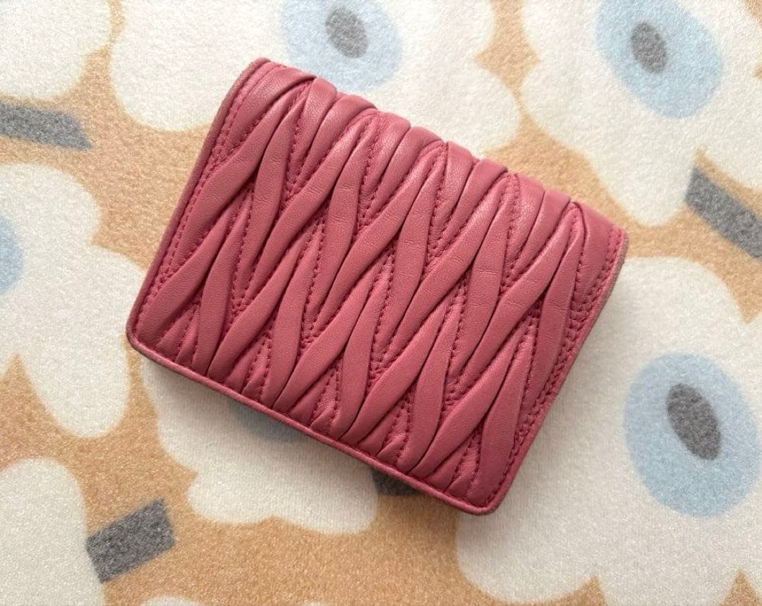 SALE✩.*˚MIU MIU マテラッセ ウォレット 二つ折り財布