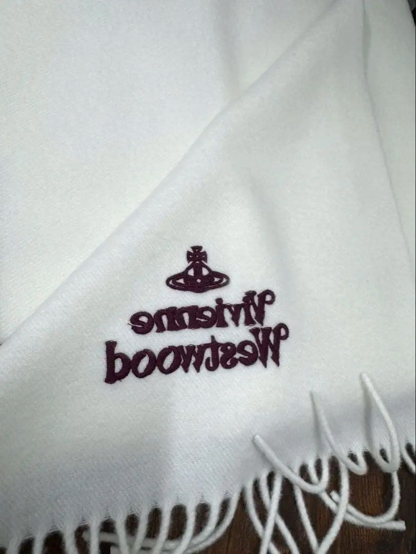 Vivienne Westwood ホワイトマフラー