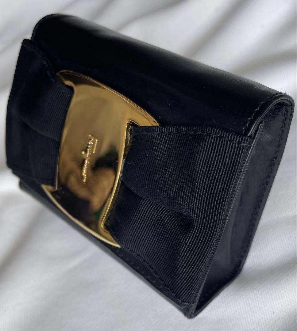 フェラガモ クラッチ バック 財布 取り外しショルダー 付き ななめ掛け