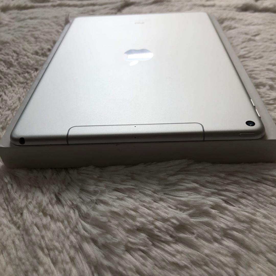 【完動品】iPad Air3 256GB SIMフリー 【すぐ発送】