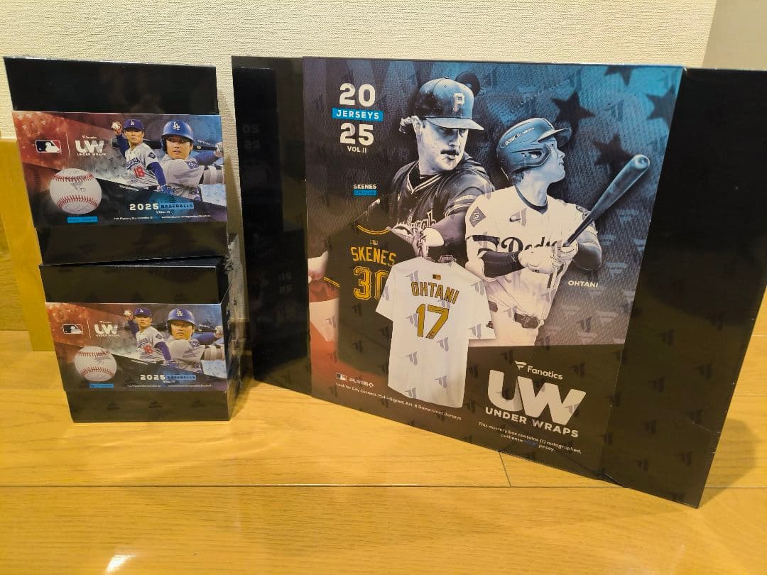 MLB公式直筆サインボール&ユニホーム（未開封シュリンク付き） MLB