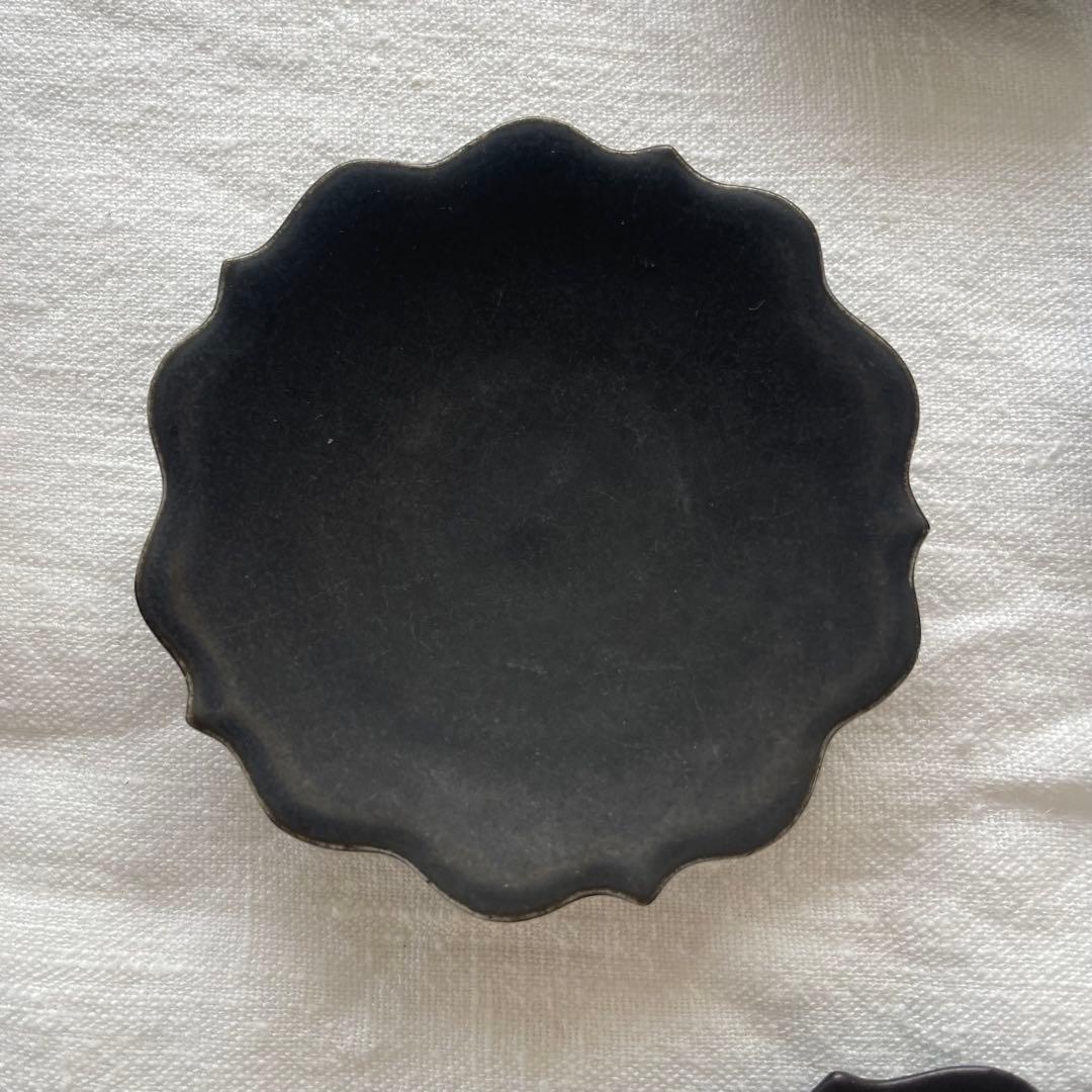 木下和美さんのシルバーと黒の茶器セット